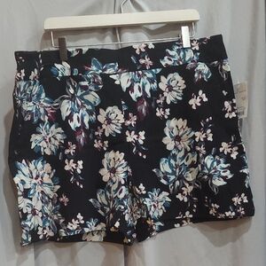 Women's Floral Shorts Size 2X